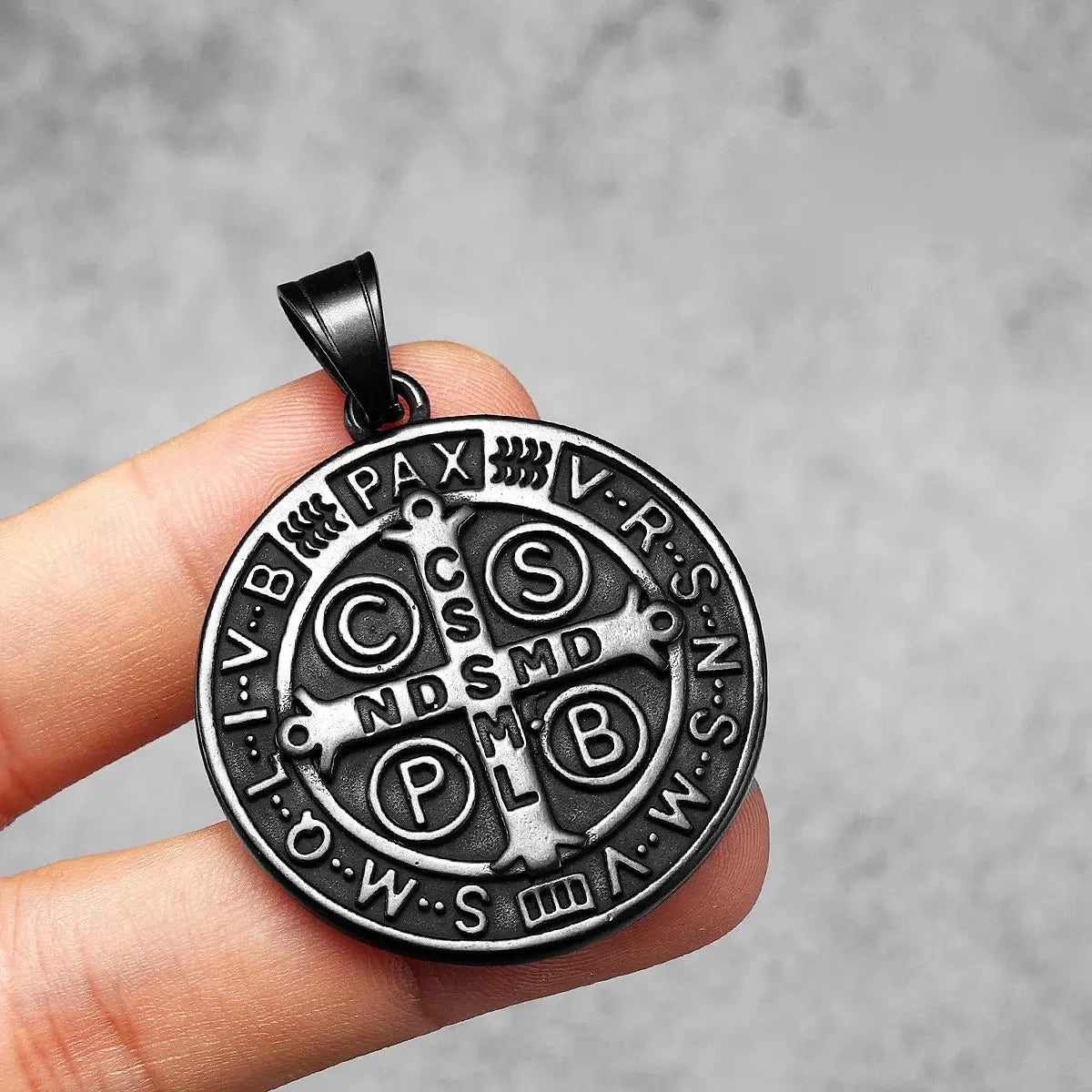 Pingente Medalha de São Bento Preto