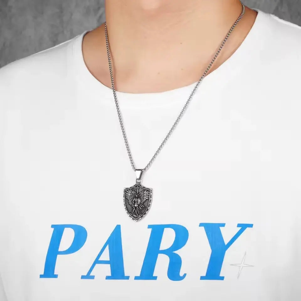 Colar Masculino São Miguel Arcanjo Defendei-nos no Combate