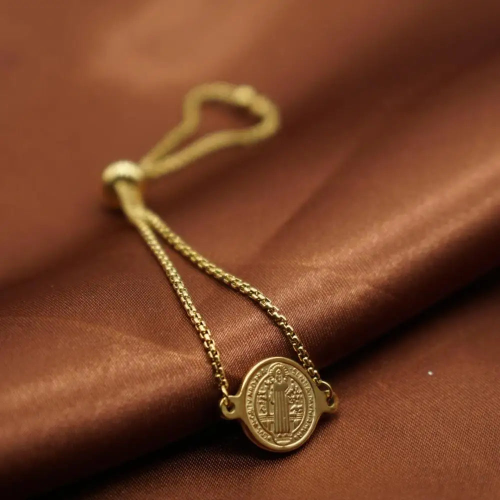 Pulseira Medalha São Bento Dourada em Aço Inoxidável Ajustável