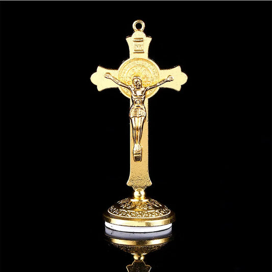 Crucifixo de São Bento Banhado a Ouro 9 cm