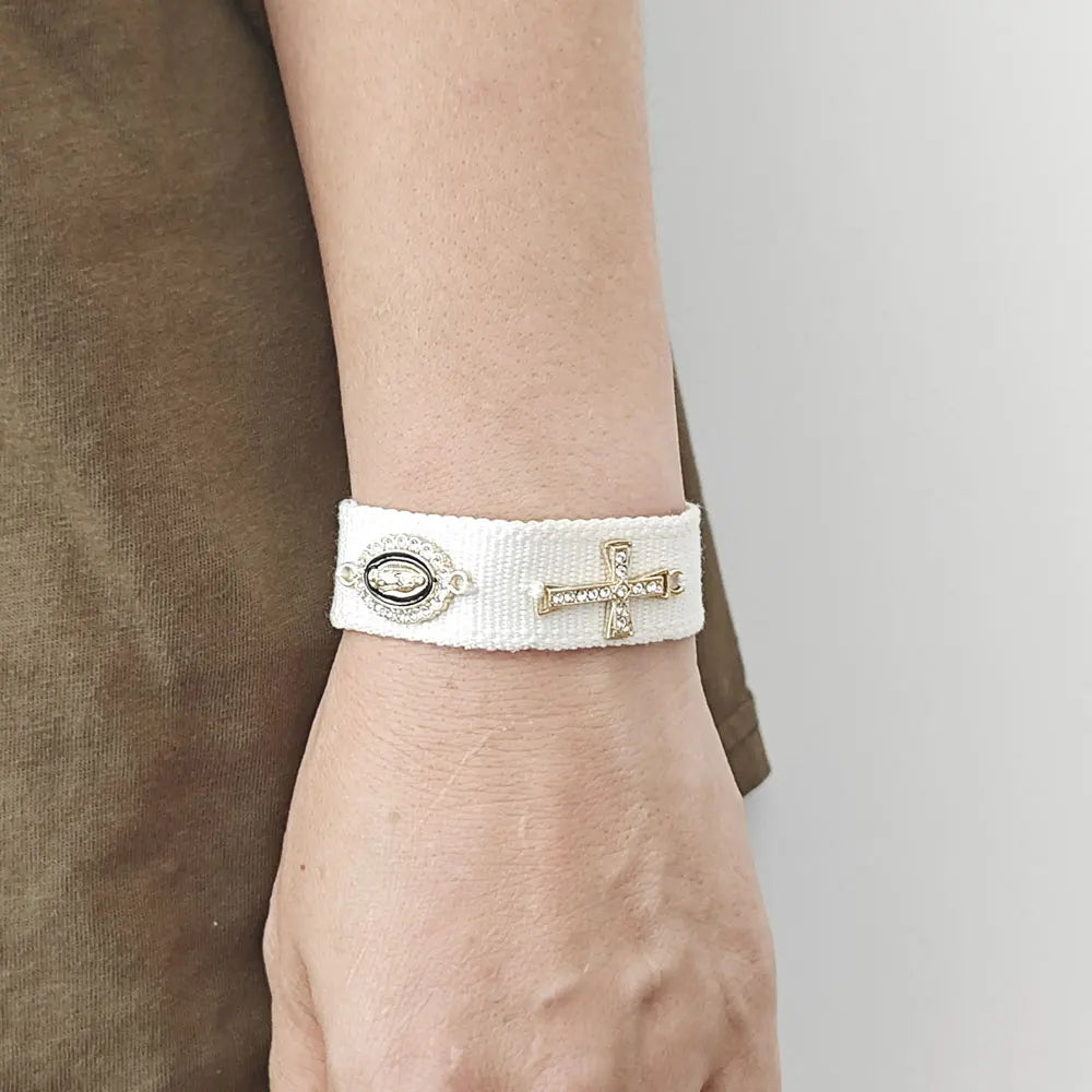 Pulseira de Corda Trançada com Cruz e Nossa Senhora de Guadalupe - Elegância e Fé