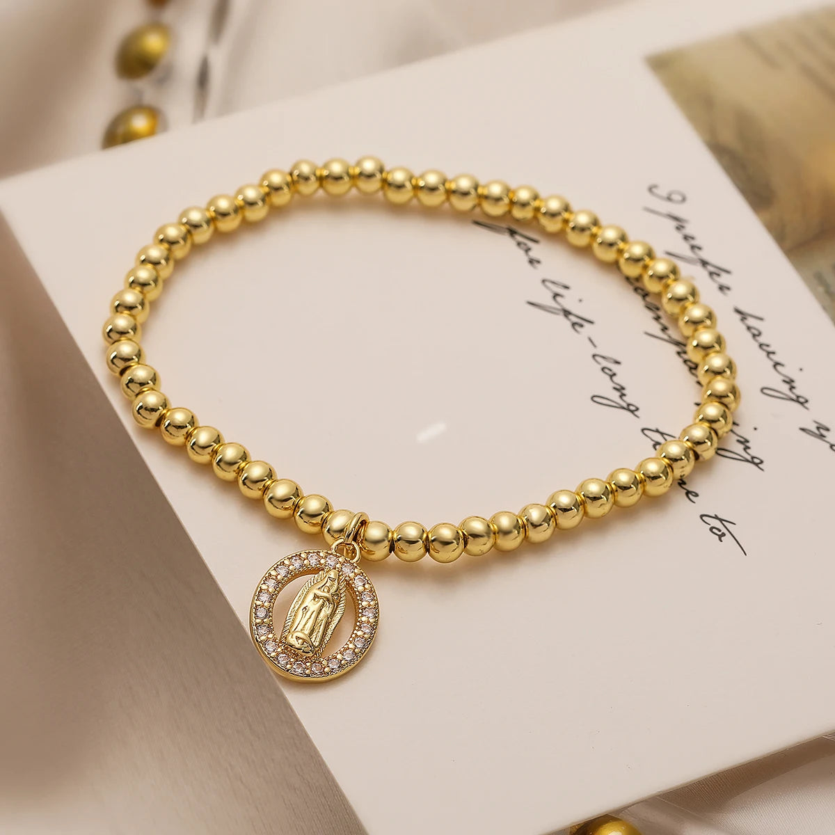 Pulseira Banhada a Ouro com Pingente de Nossa Senhora de Guadalupe