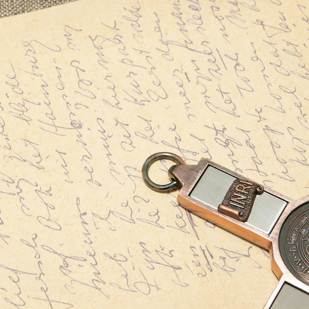 Crucifixo com Medalha de São Bento
