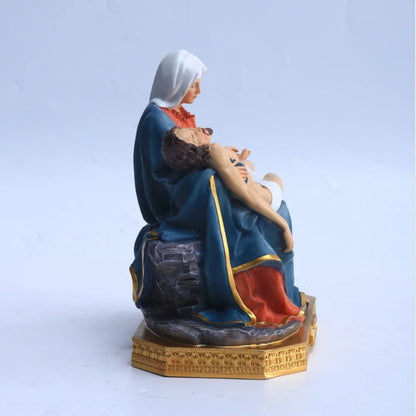 Imagem de Nossa Senhora da Piedade em Resina – Amor e Compaixão Materna