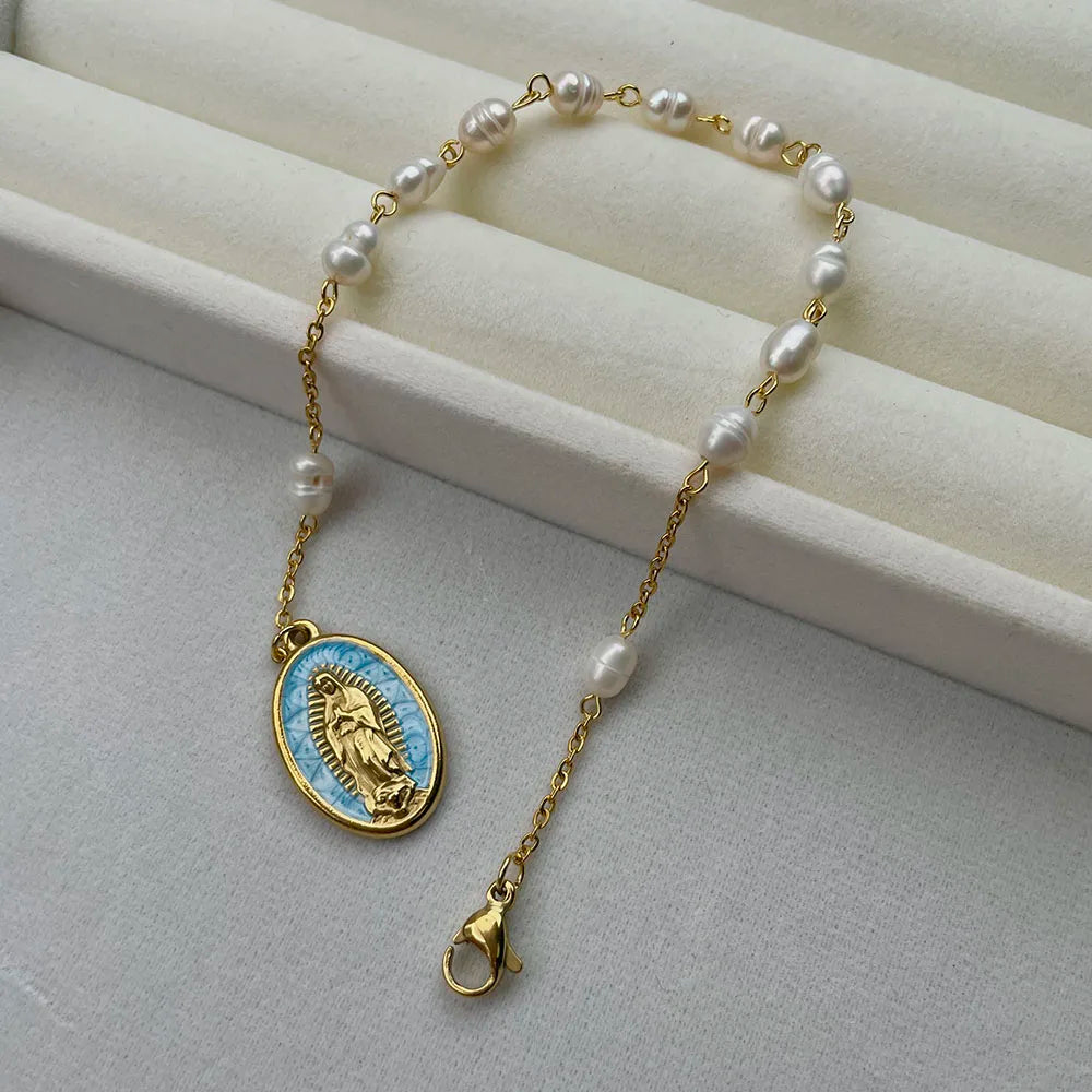 Pulseira Feminina de Pérolas Naturais com Pingente de Nossa Senhora de Guadalupe
