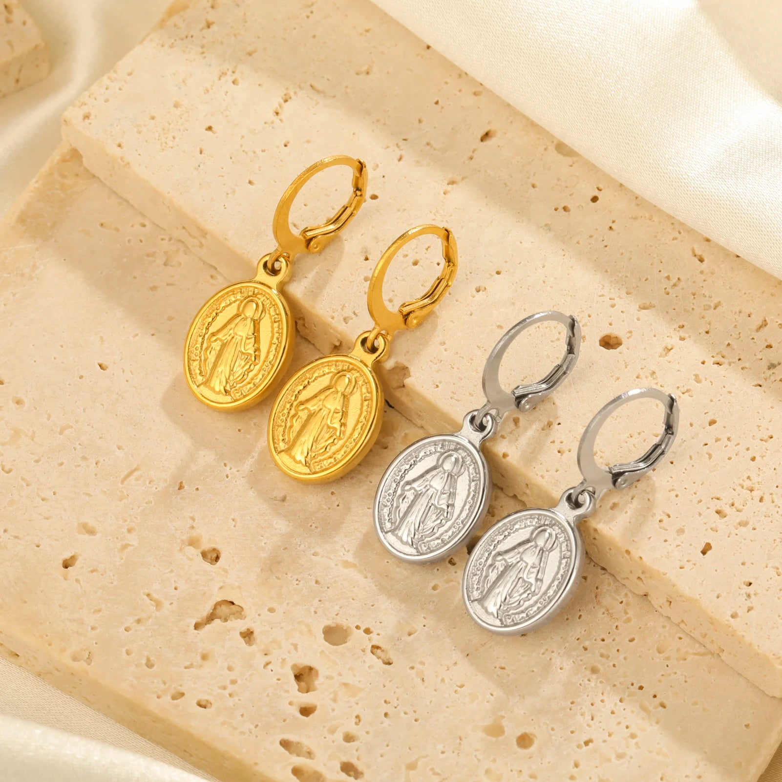 Brincos de Gota Nossa Senhora das Graças