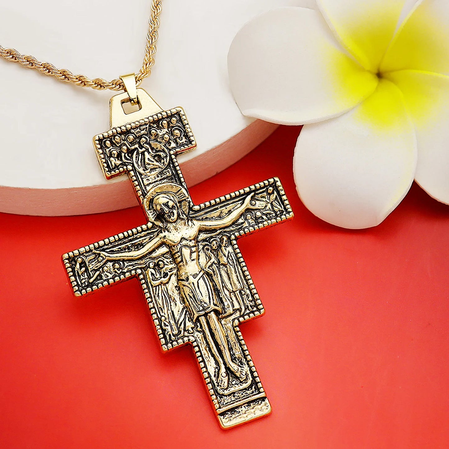 Colar com Cruz de São Damião