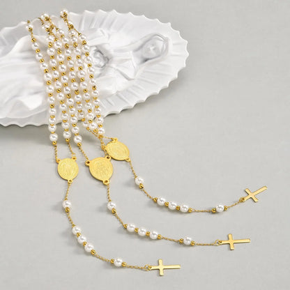 Colar Terço com Pérolas de Acrílico Banhado a Ouro 18k