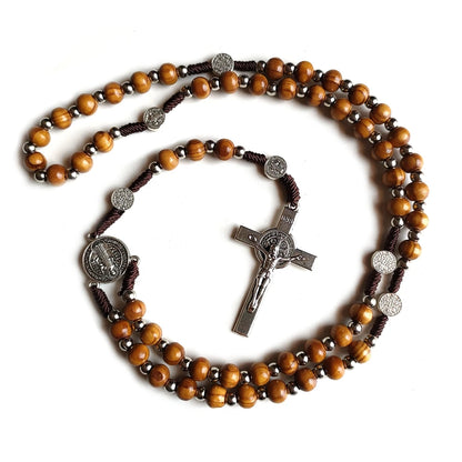 Terço com Medalha e Cruz de São Bento com Contas de Madeira