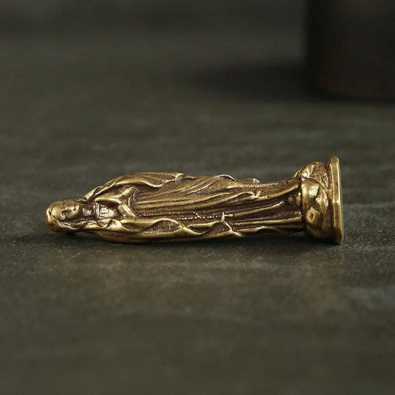 Imagem de Nossa Senhora de Lourdes de Cobre 5,5cm – Fé e Devoção em Cada Detalhe