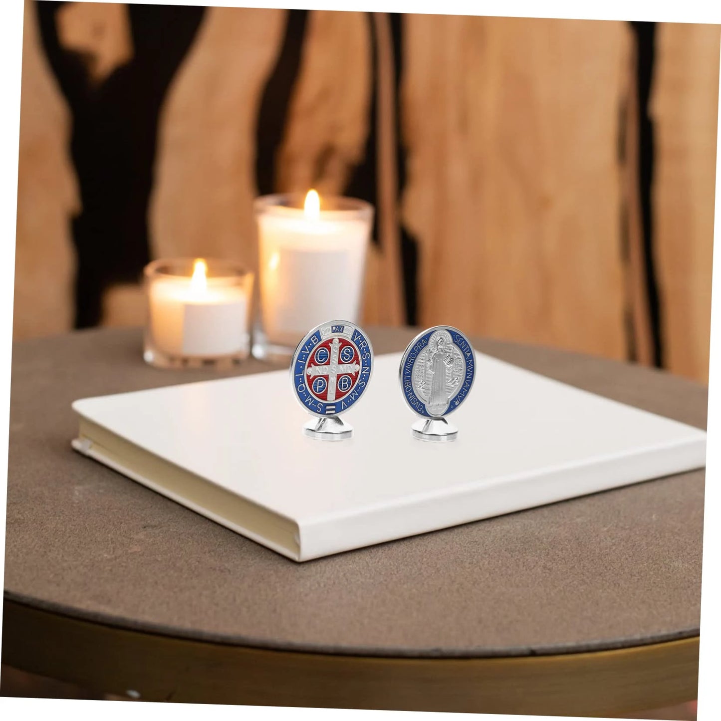 Ornamentos de Mesa Medalha São Bento em Liga de Metal