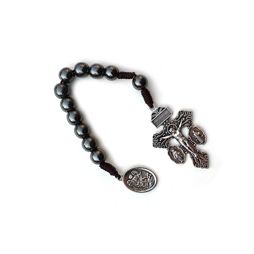 Mini Terço Dezena de São Miguel com Cruz do Perdão e Contas de Hematita