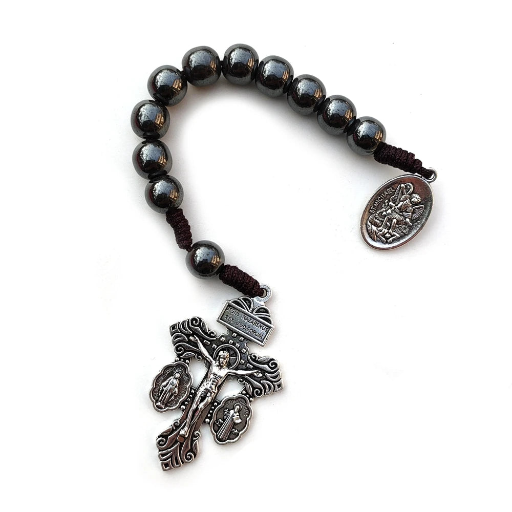 Mini Terço Dezena de São Miguel com Cruz do Perdão e Contas de Hematita