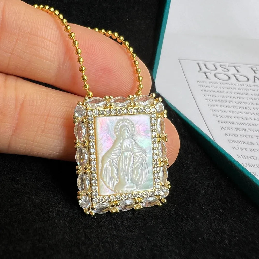 Colar Religioso de Madrepérola com Medalha da Virgem Maria