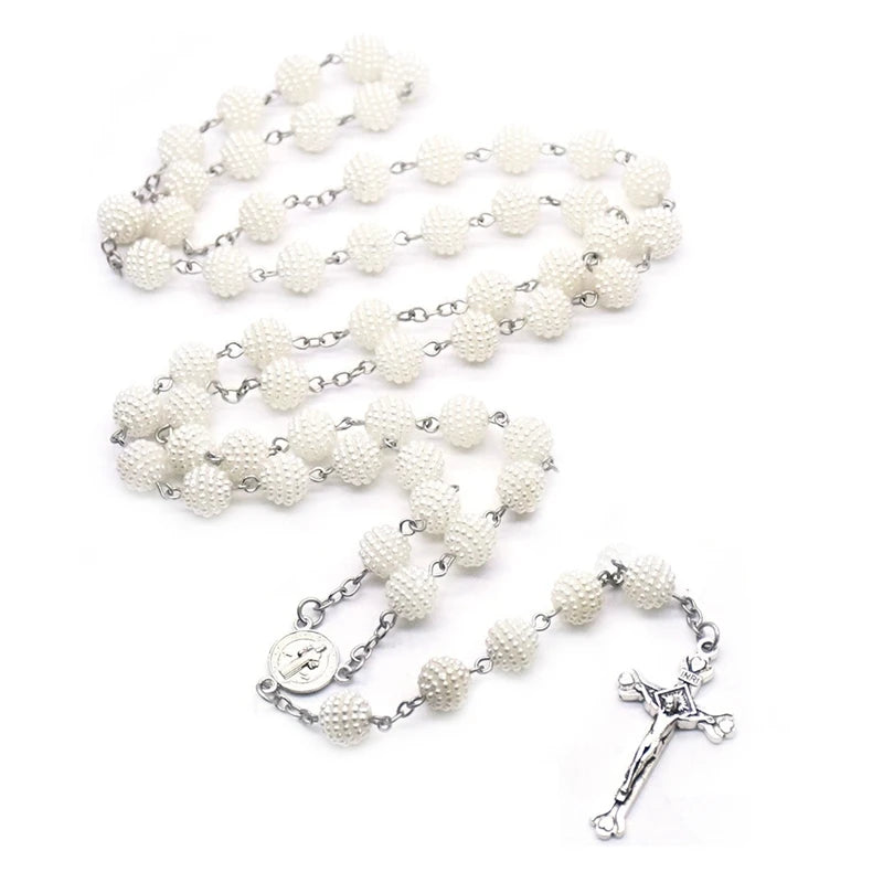 Terço de Contas Brancas com Entremeio de São Bento