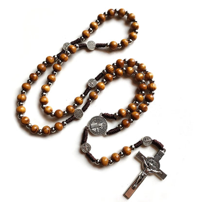 Terço com Medalha e Cruz de São Bento com Contas de Madeira
