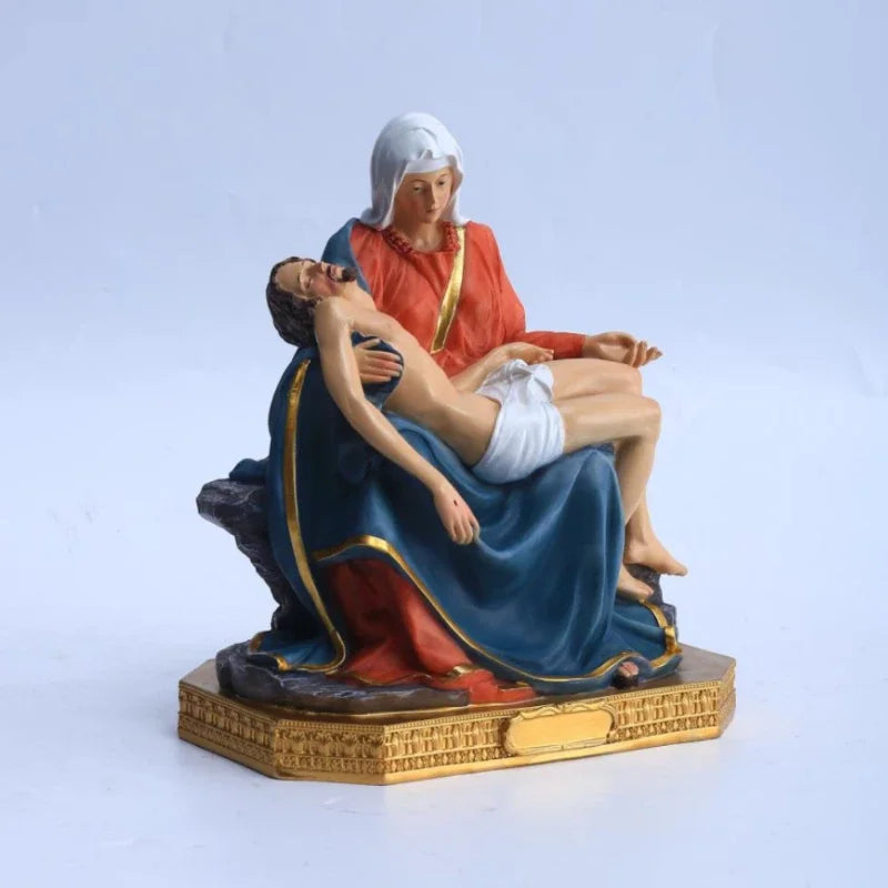 Imagem de Nossa Senhora da Piedade em Resina – Amor e Compaixão Materna