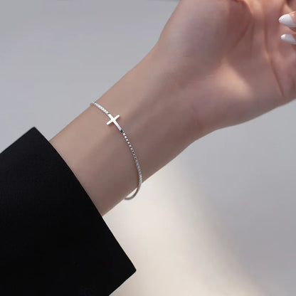 Pulseira Feminina Cruz em Prata Esterlina 925