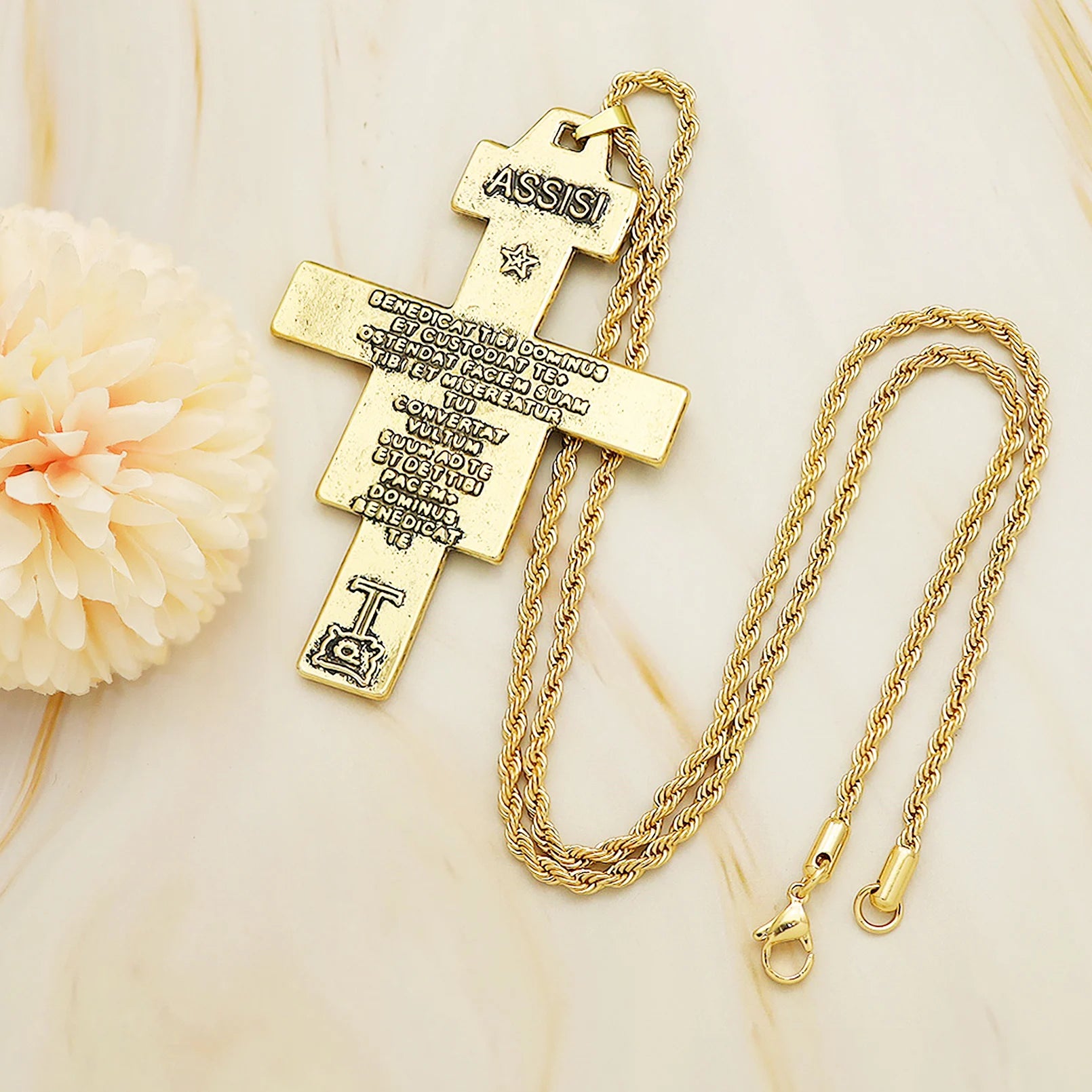 Colar com Cruz de São Damião