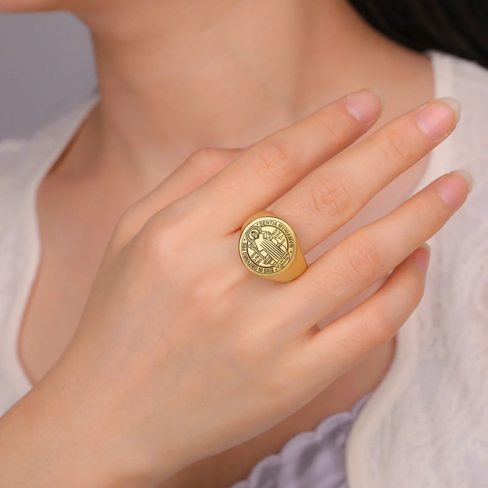 Anel São Bento Ouro