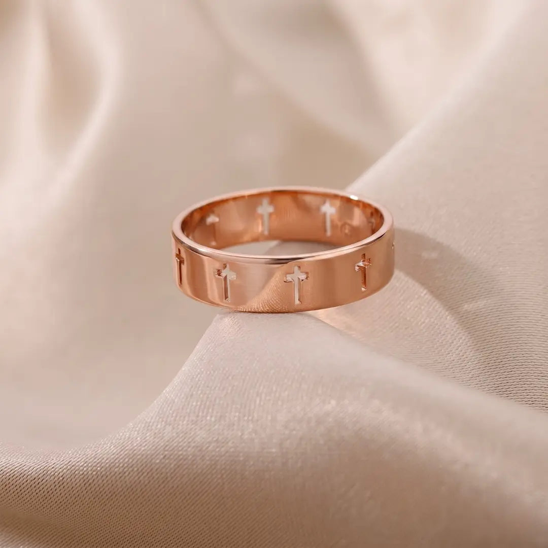 anel de cruz feminino