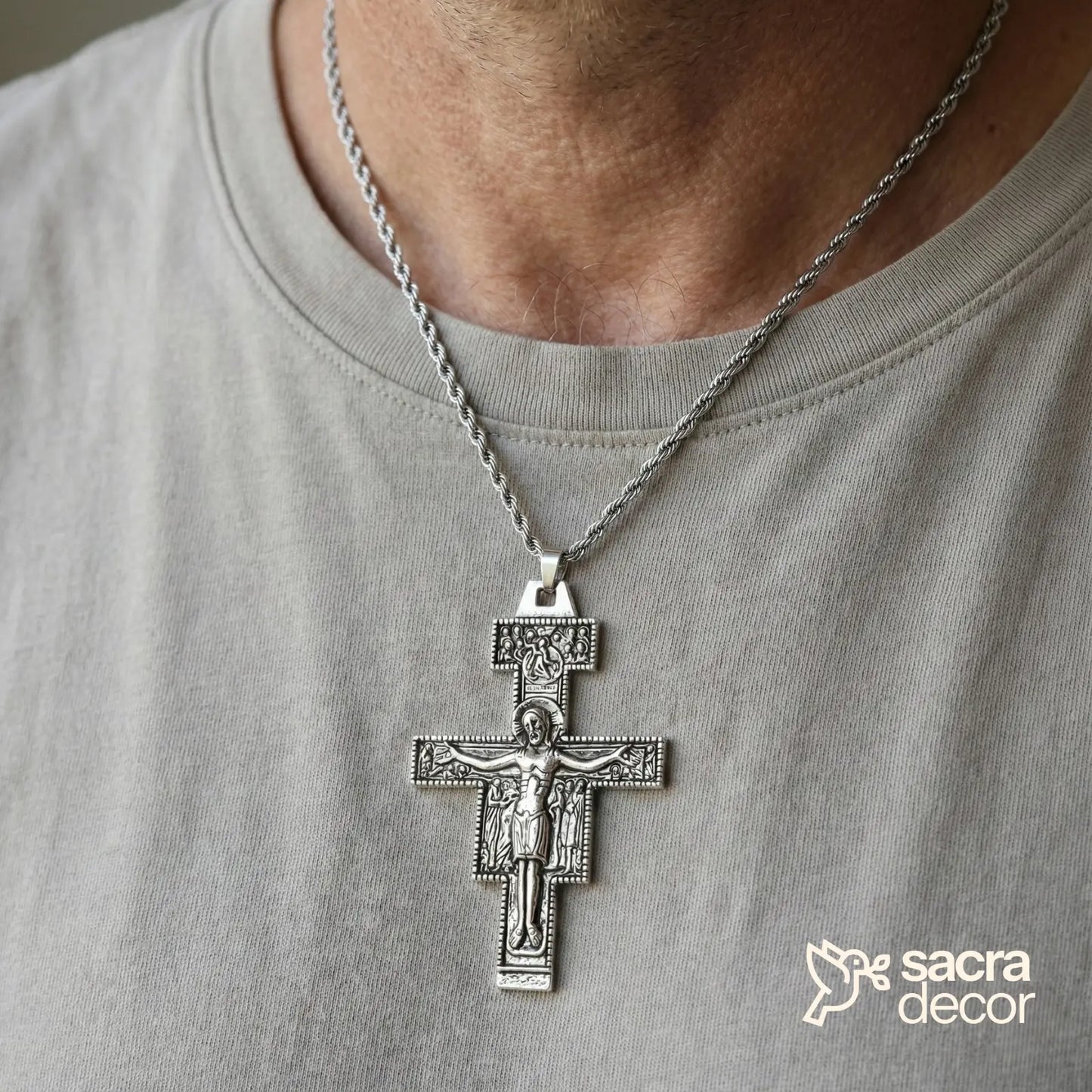 Colar com Cruz de São Damião