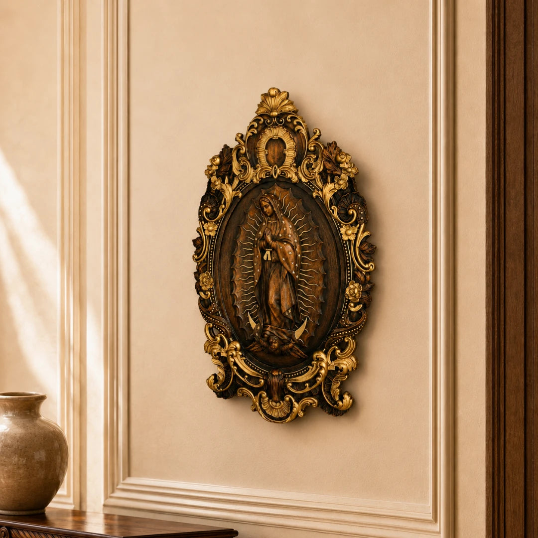 Imagem de Nossa Senhora de Guadalupe em Madeira de Faia Europeia 25cm