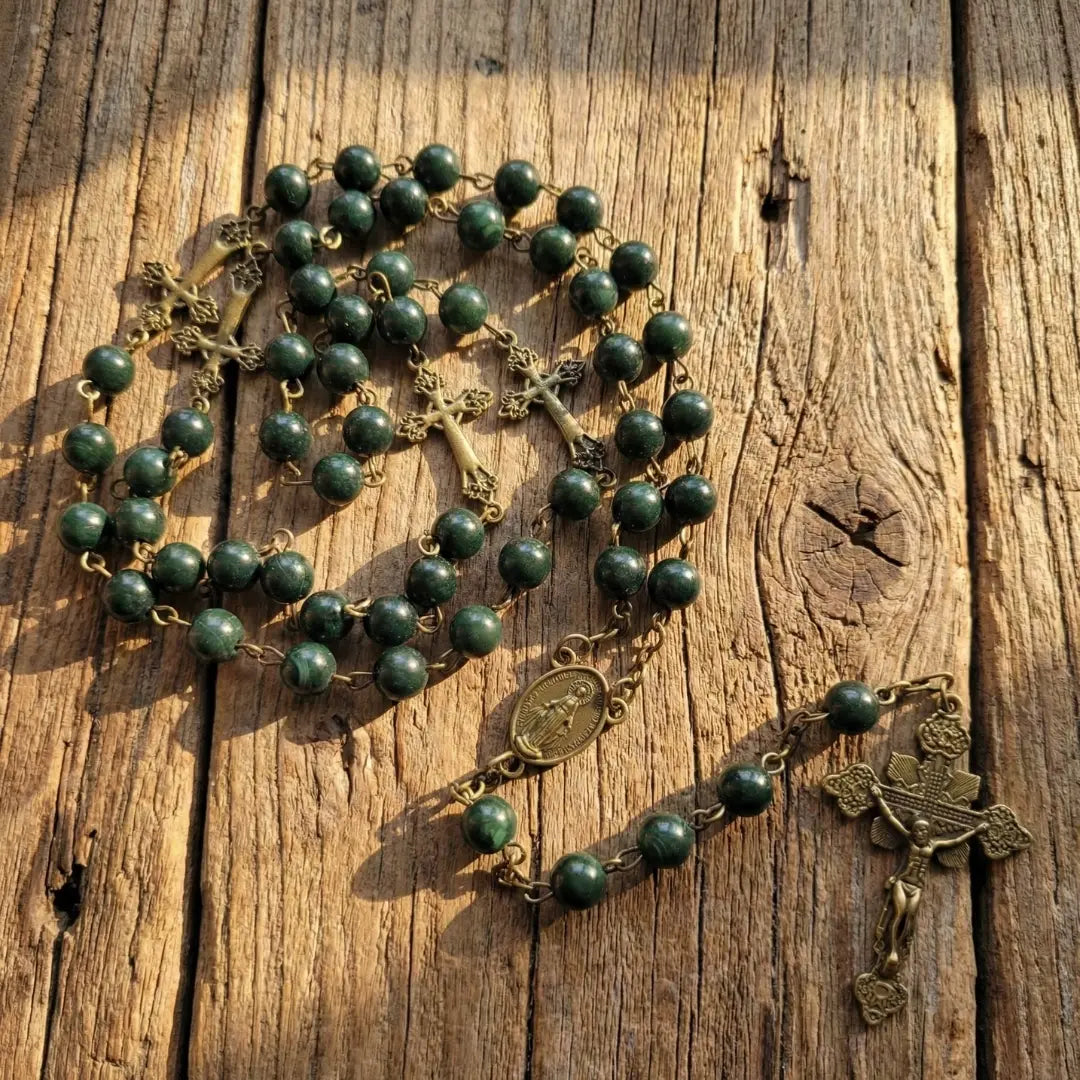 terço verde, terço de nossa senhora das graças